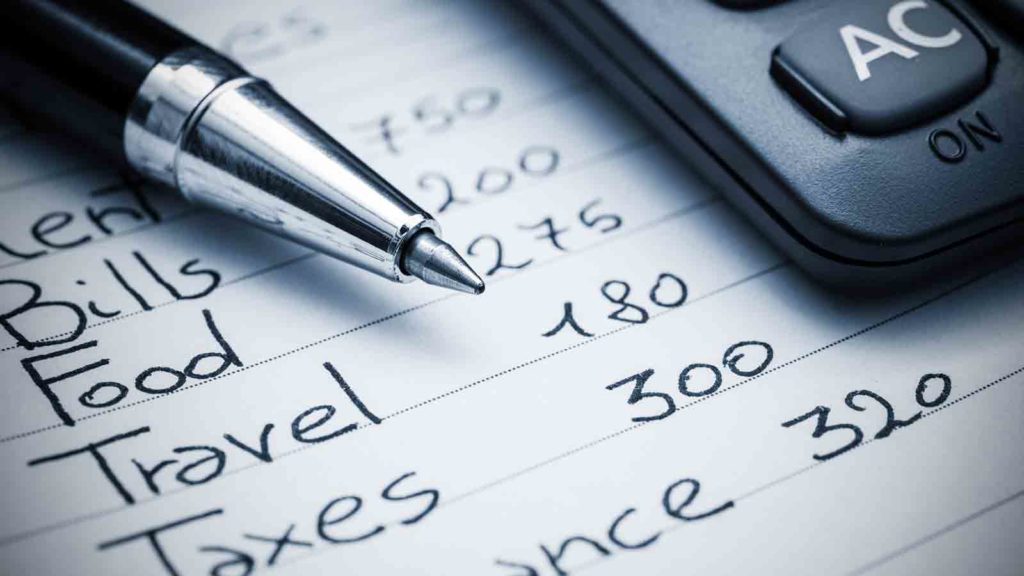3 Tips For Lowering Your Monthly Expenses