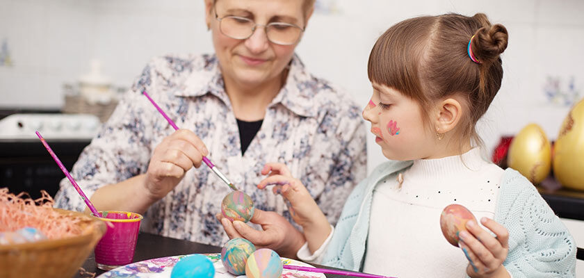 5 Crafting Ideas to Do With Older Loved Ones